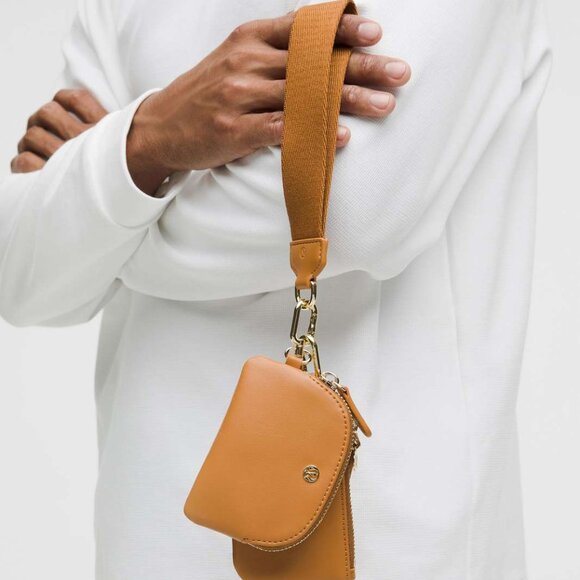NWT Lululemon Dual Pouch Wristlet *Cactus Leather, Chestnut Brown/Gold - Picture 4 of 7